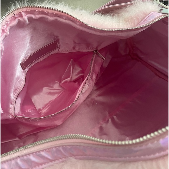 Sugar Thrillz furry duffle - Picture 3 of 3